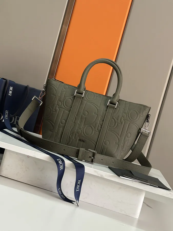 Dior Weekender 25 Handbag Classic Elegance