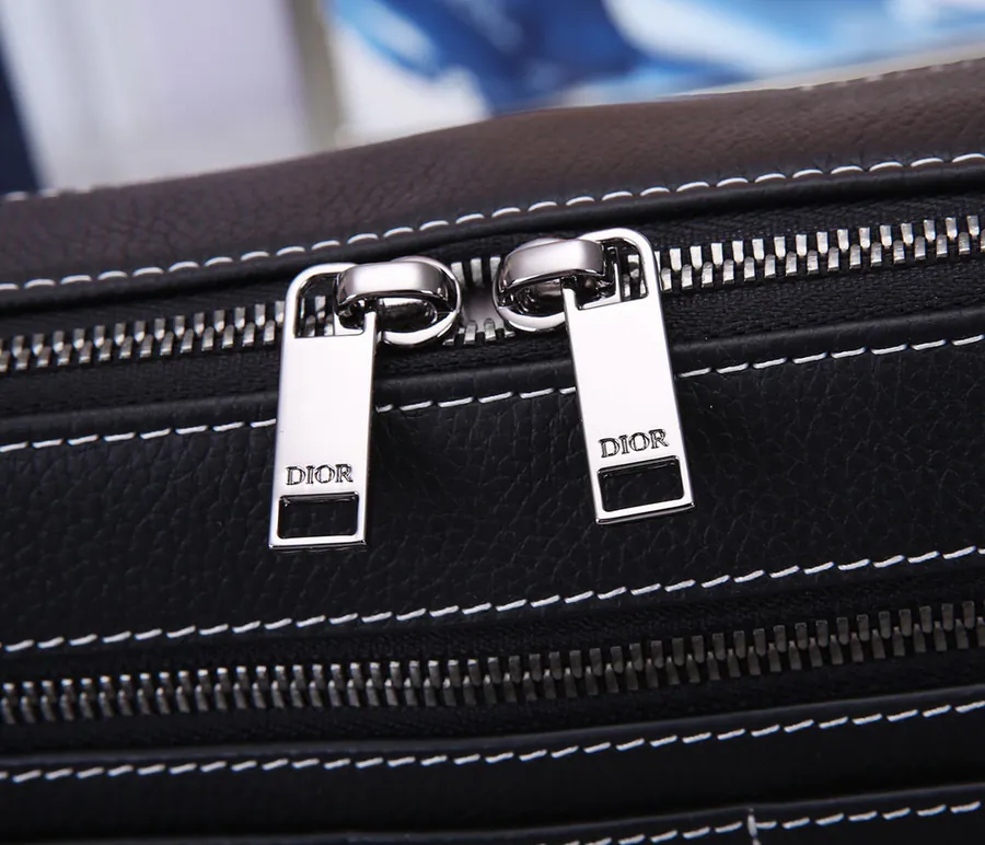 Safari Messenger Bag by AND PETER DOIG Daily Essential