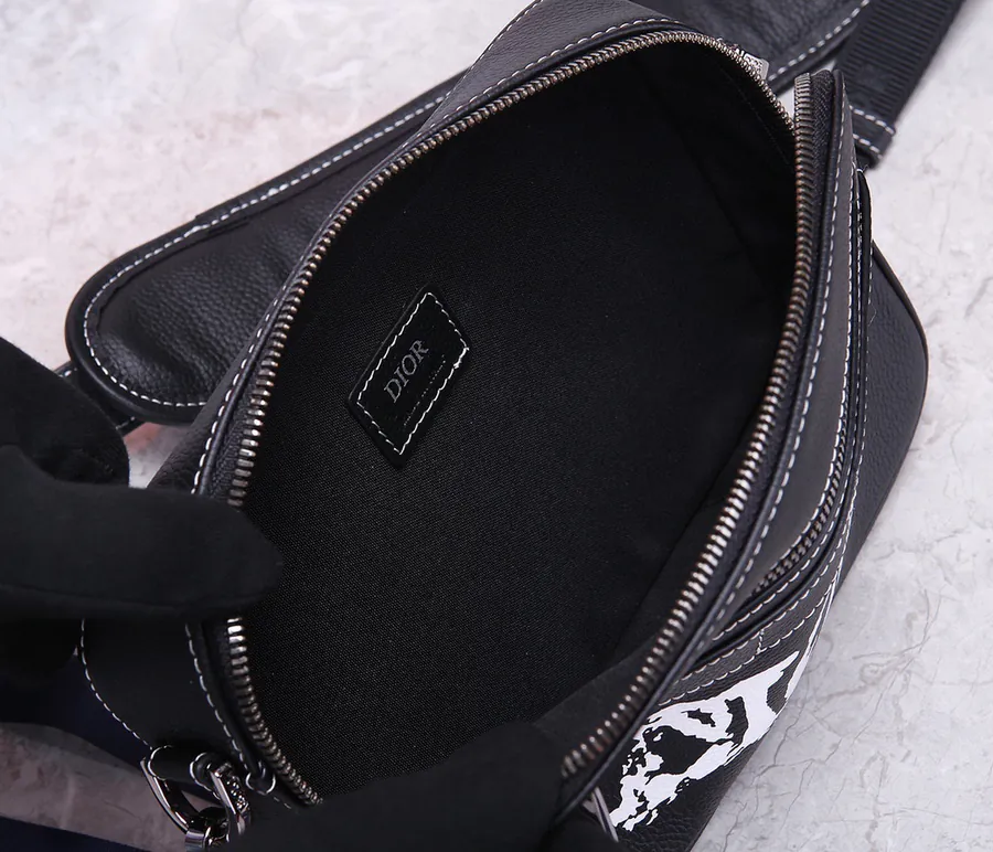 Safari Messenger Bag by AND PETER DOIG Daily Essential