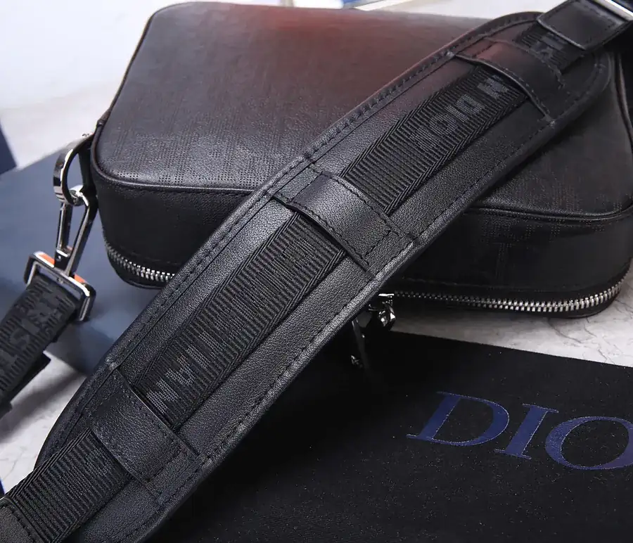 Safari Messenger Bag Large Size, Black Oblique Galaxy Print