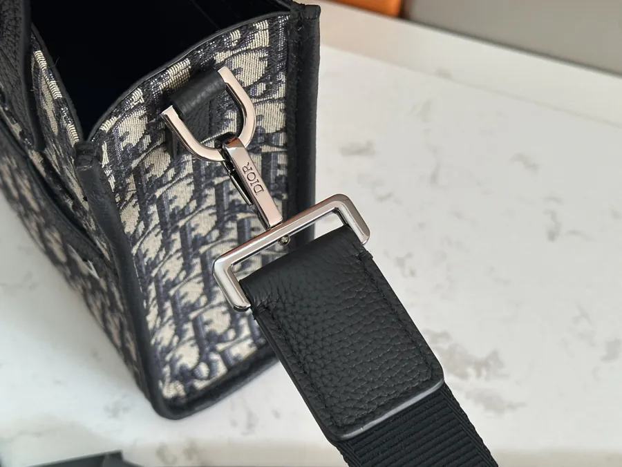 Safari North South Small Handbag