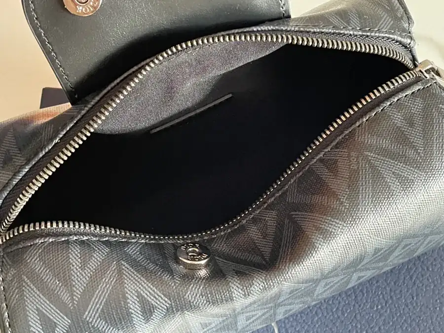 Lingot Messenger Bag Season New, Practical Elegance, Unique Design