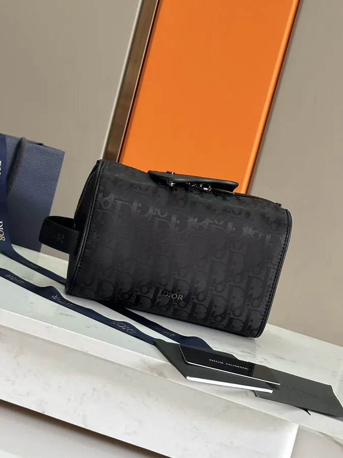 Lingot Washbag in Grained Calfskin