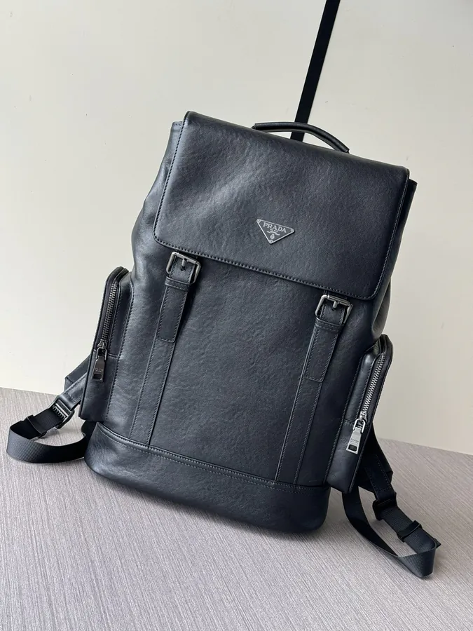 Prada Premium Handbag Leather, Large Capacity, Stylish Design