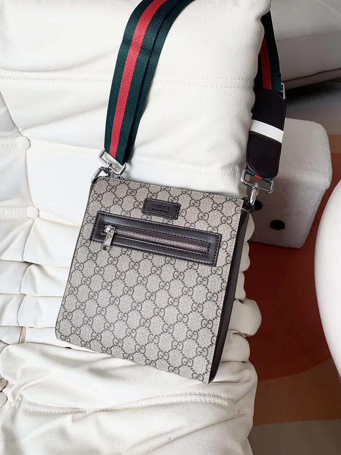 Gucci Men's Shoulder Bag Classic Style