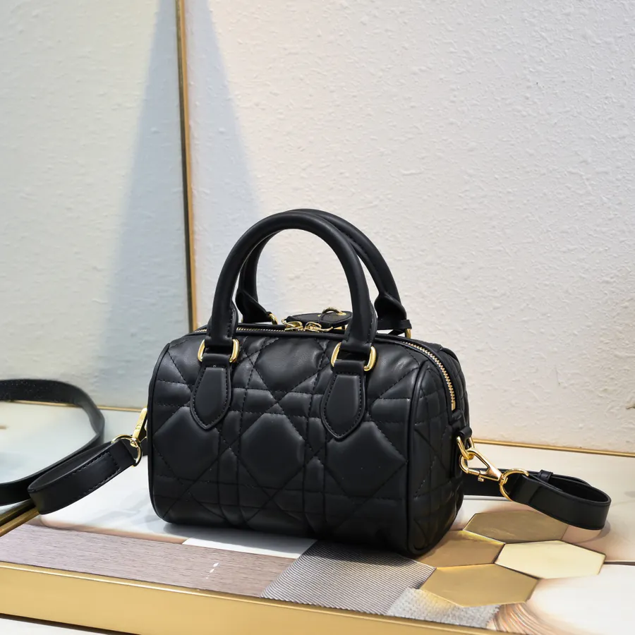 Maria Grazia Chiuri Groove 20.25 Handbag Winter Collection, Bucket Bag