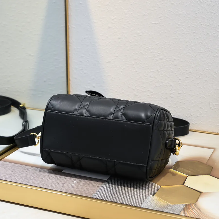 Maria Grazia Chiuri Groove 20.25 Handbag Winter Collection, Bucket Bag