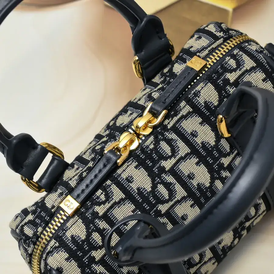 Groove 20.25 Handbag Winter Collection 2024, Maria Grazia Chiuri Design, 16cm
