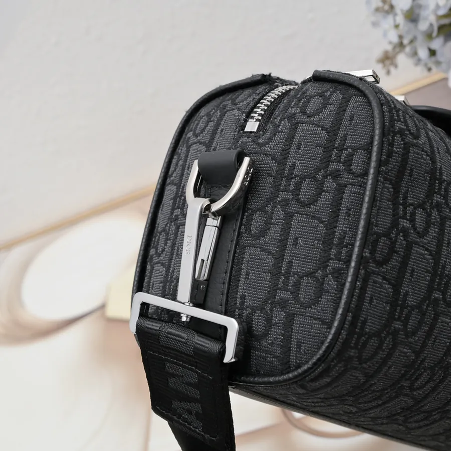 Lingot Messenger Bag Season New, Practical and Elegant