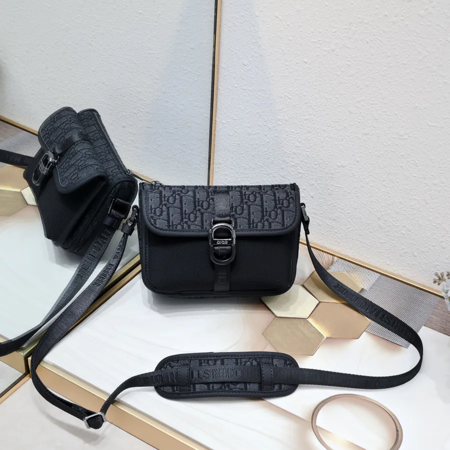 Cistian 8 Handbag with Adjustable Shoulder Strap Mini Size