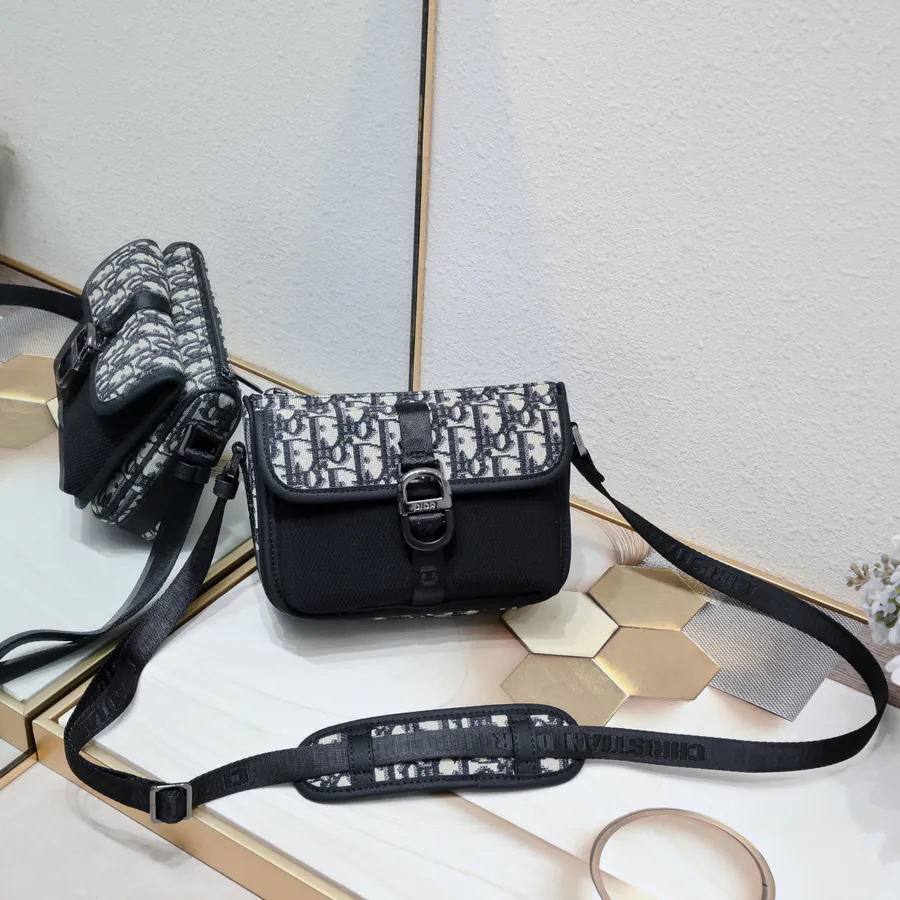 Cistian 8 Handbag with Adjustable Shoulder Strap Mini Size