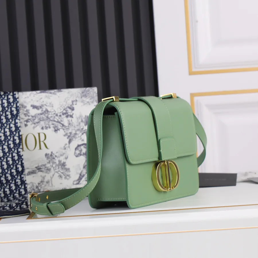 Dior 30 Montaigne Bucket Bag in Green