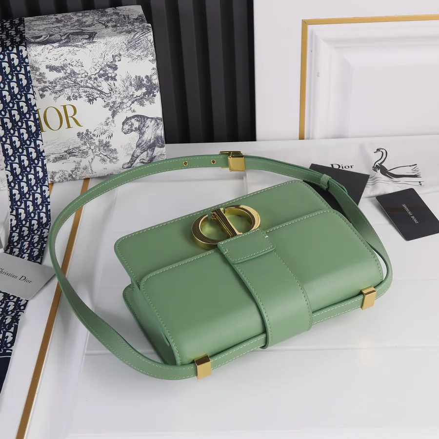 Dior 30 Montaigne Bucket Bag in Green