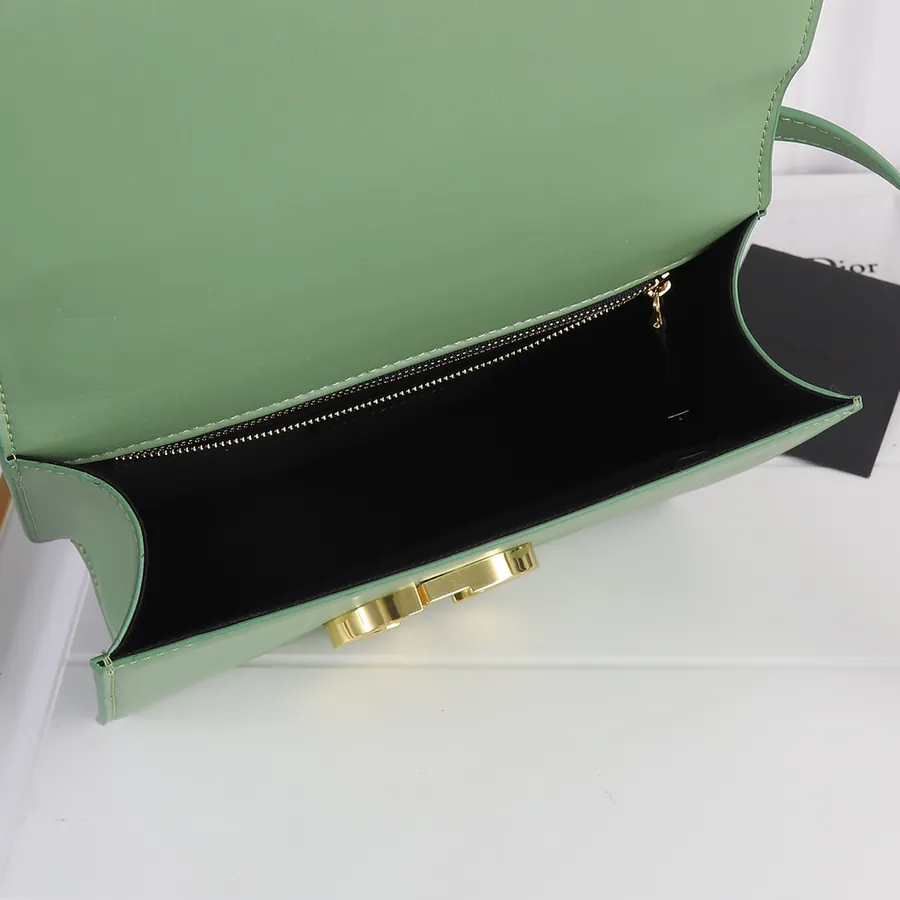 Dior 30 Montaigne Bucket Bag in Green