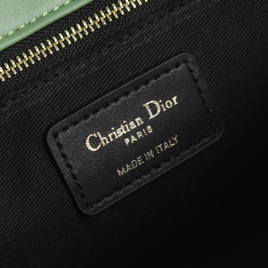 Dior 30 Montaigne Bucket Bag in Green