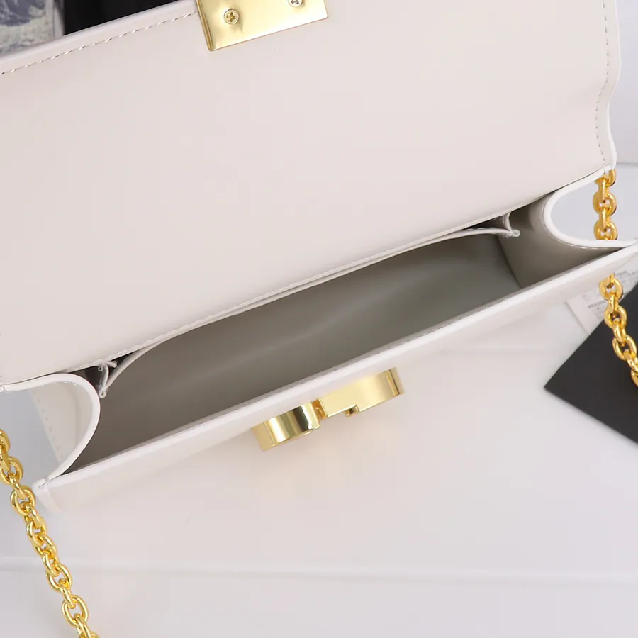 Dior 30 Montaigne Mini Bag Retro Style