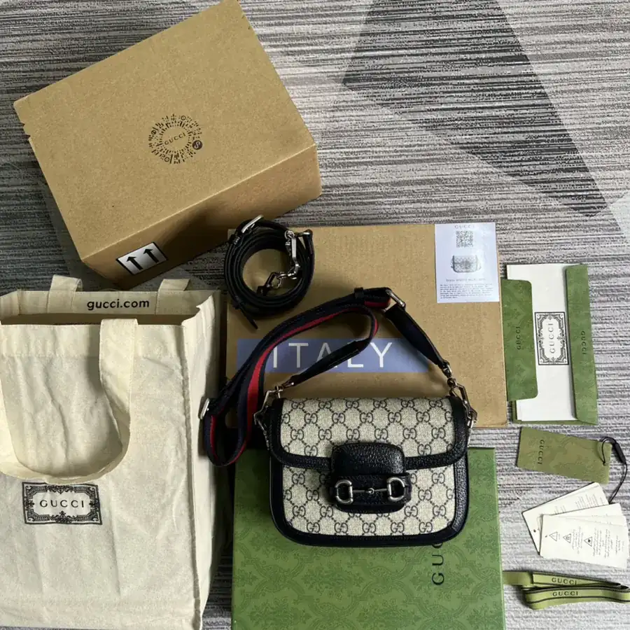 Gucci Bucket Bag with Full Set Packaging