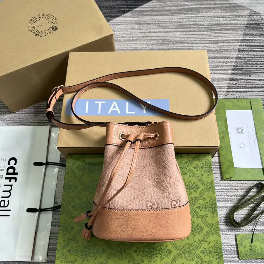 Gucci New Collection Bucket Bag with Powder Pink Grained Calfskin