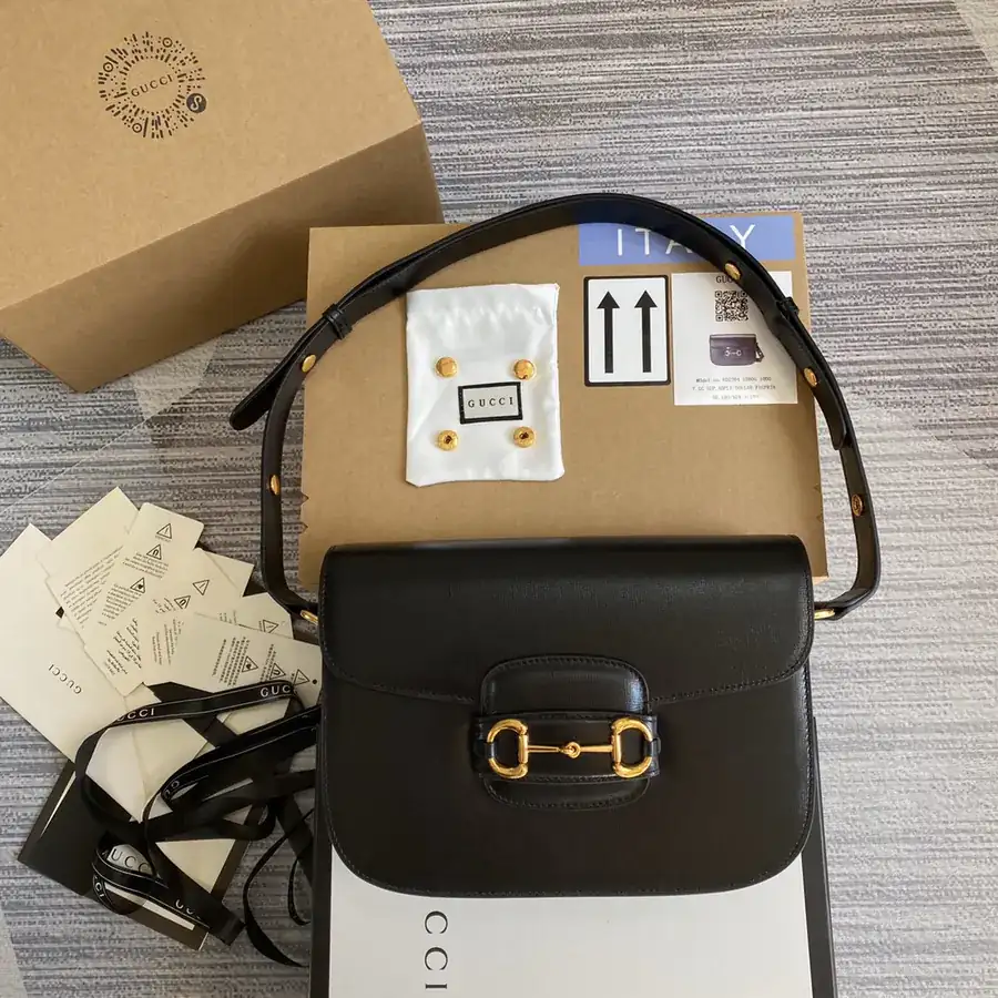 Gucci Bucket Bag with Full Leather, W25xH18xD8
