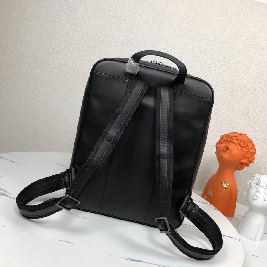 BOTTEGA 顶级打蜡胎牛皮手袋