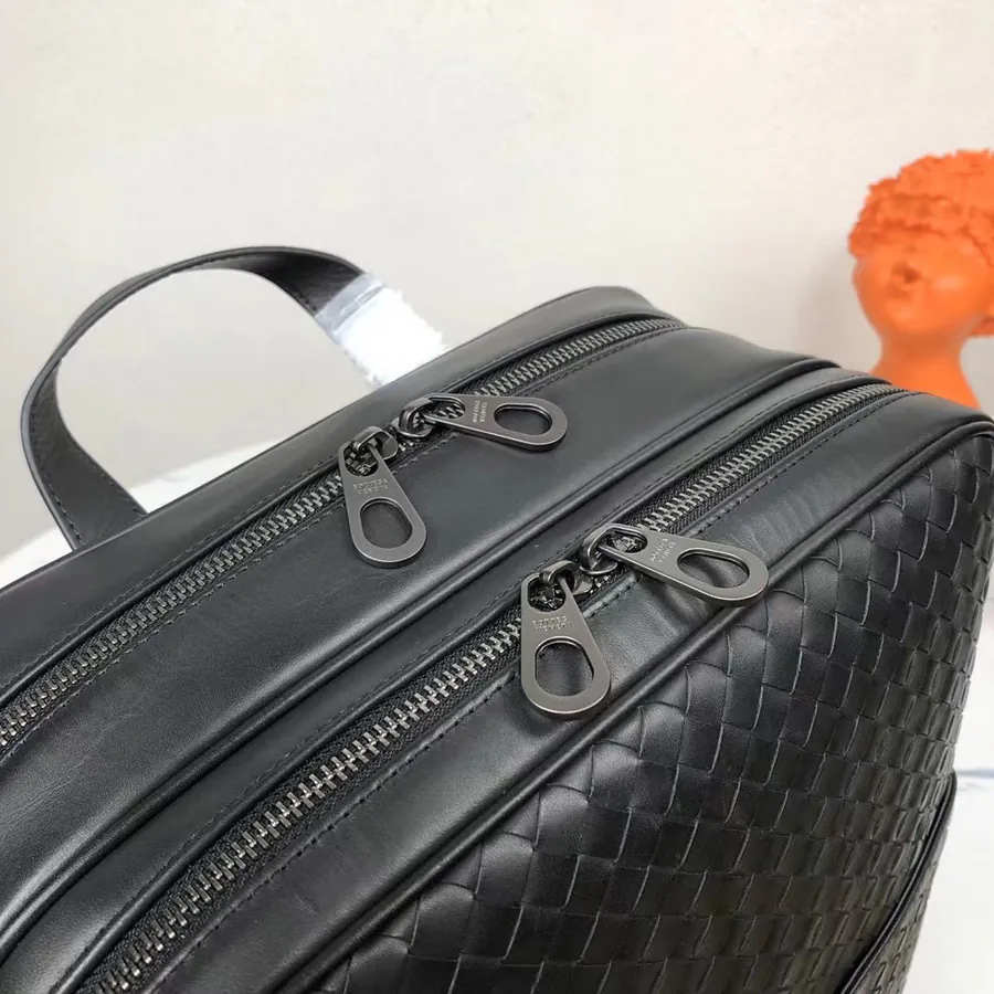 BOTTEGA 顶级打蜡胎牛皮手袋