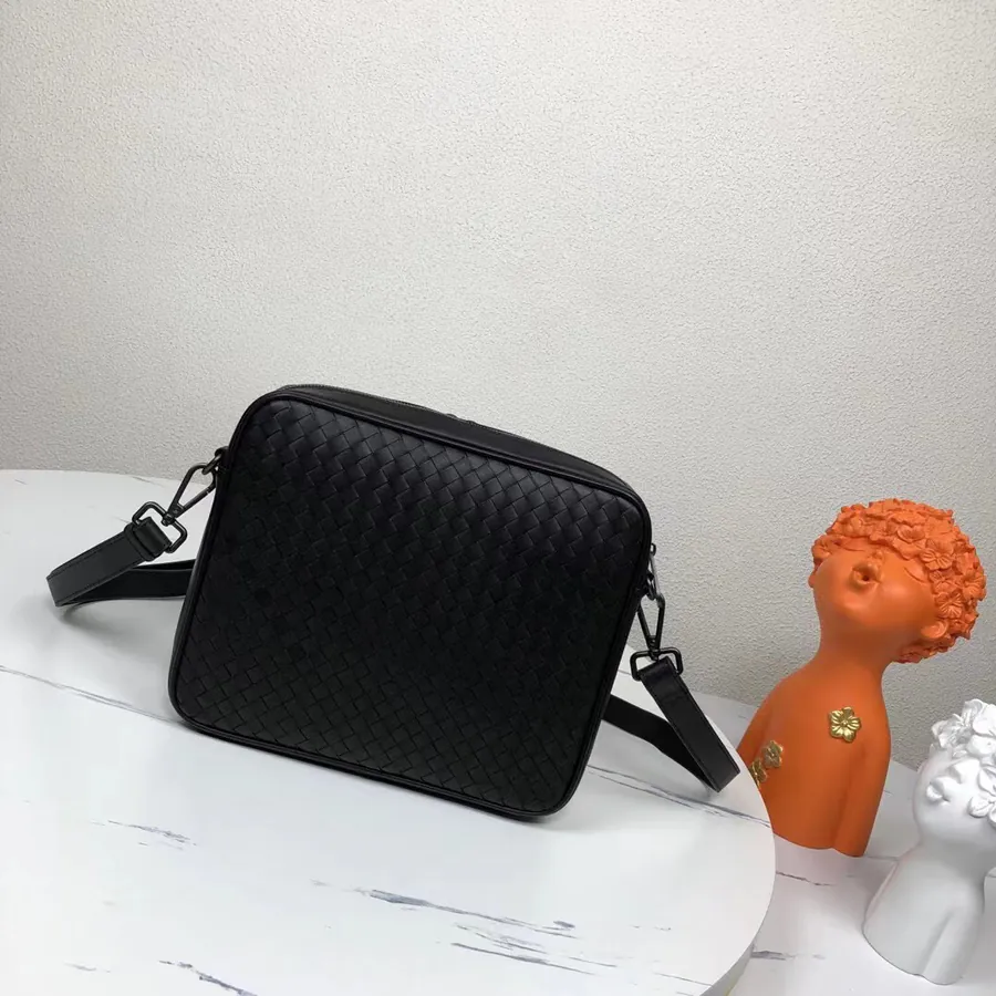 BV Bucket Bag Men's Crossbody / Shoulder Bag