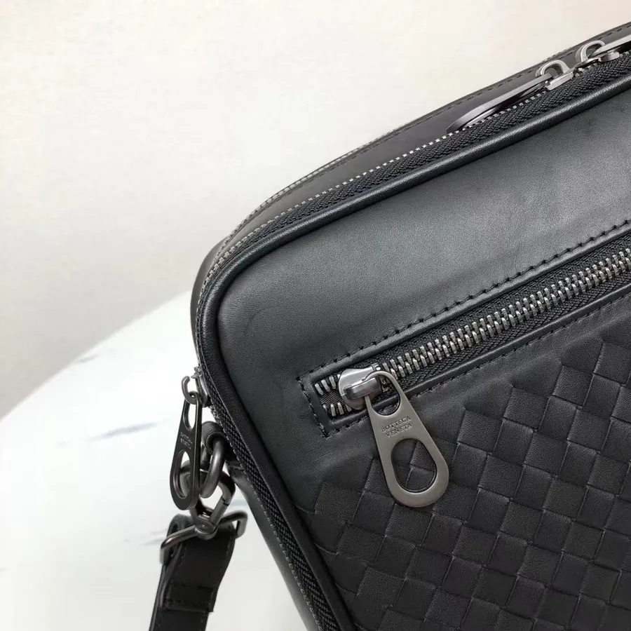 BV Bucket Bag Men's Crossbody / Shoulder Bag