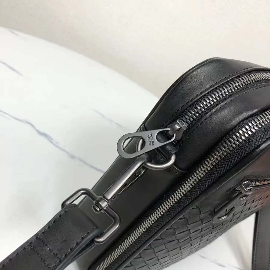 BV Bucket Bag Men's Crossbody / Shoulder Bag