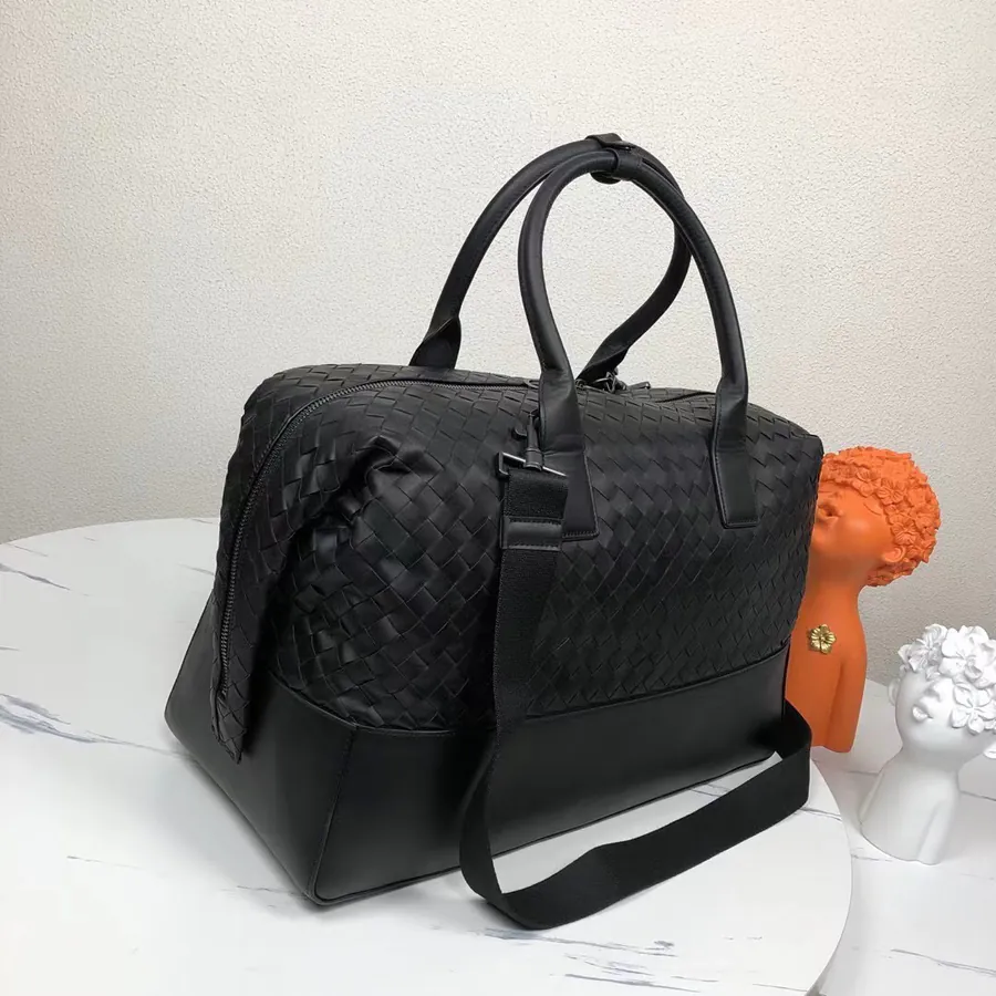 820 BV New Travel Bag Italian Import Grained Calfskin Men's Bag