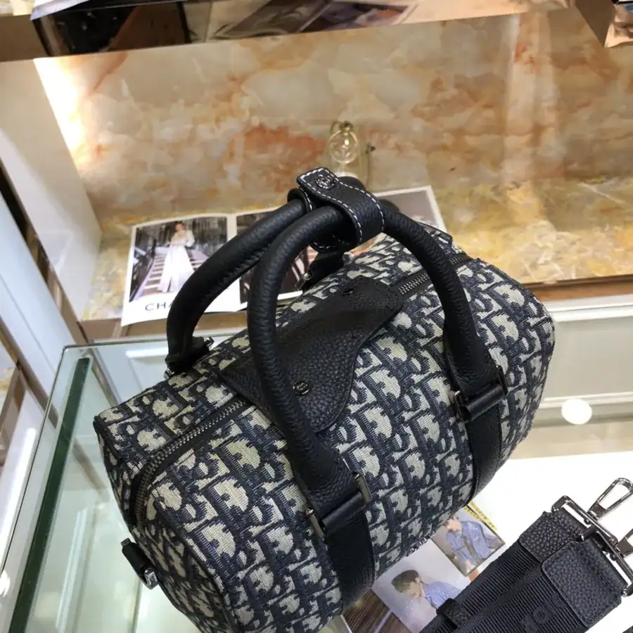 Dior Lingot 26 Men's Shoulder Bag New Season, Luxurious Design