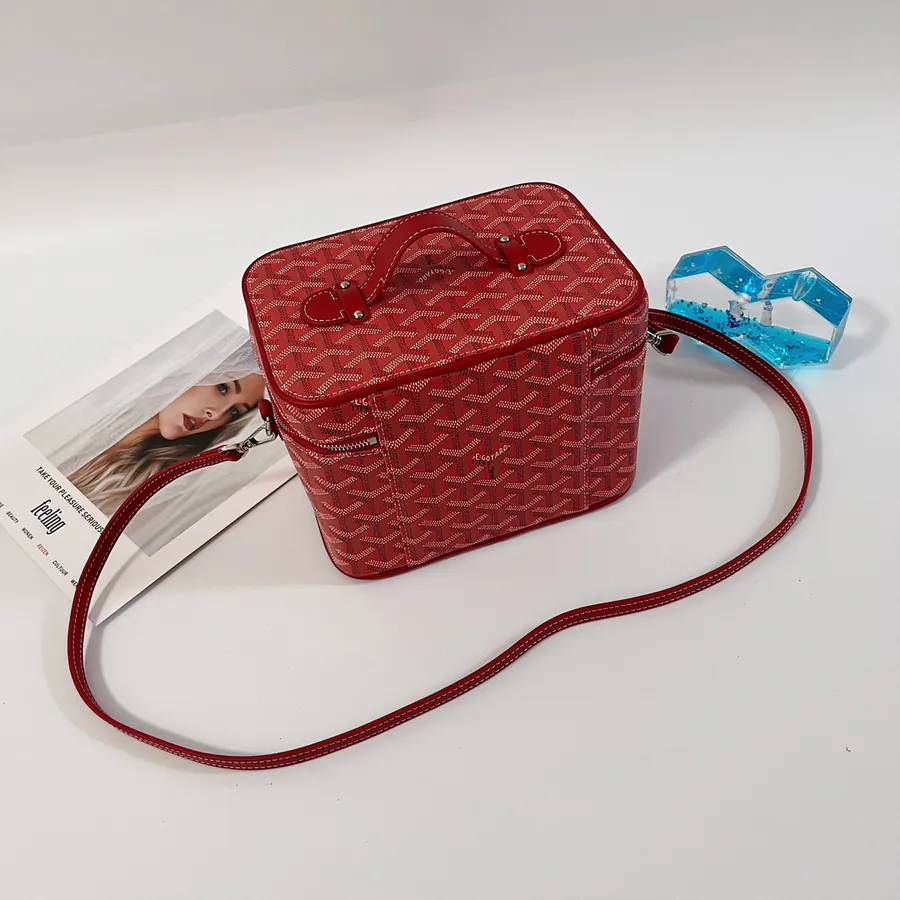 Muse Cosmetic Bag with Smart Interior Space