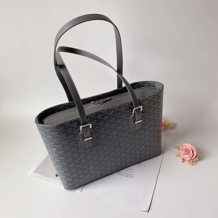 G0YARD Bucket Bag Stylish and Practical