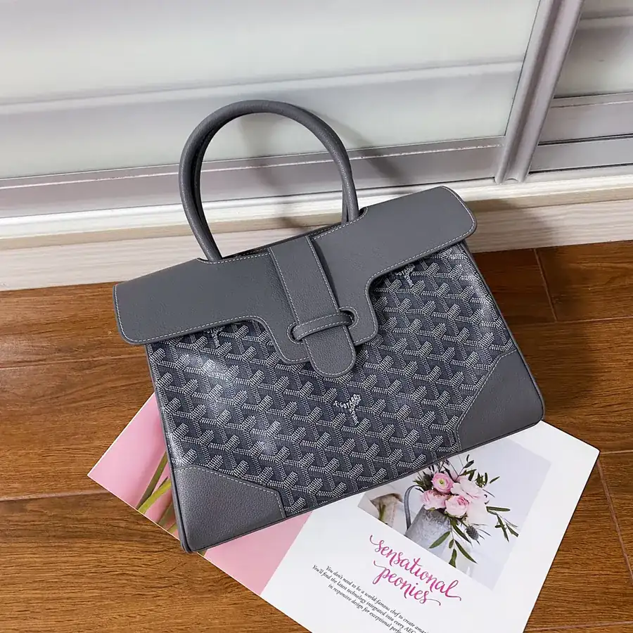 Goyar Saïgon Tote Elegant and Versatile