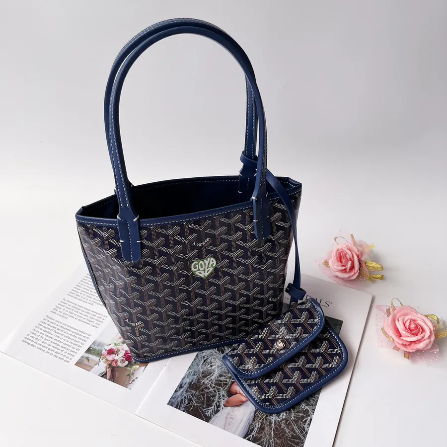 P 200 Mini Shopping Bag Dog Tooth Design, Trendy and Versatile
