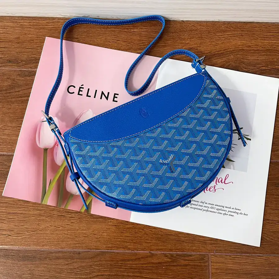 Goya Half Moon Bag Classic Style, Versatile & Comfortable