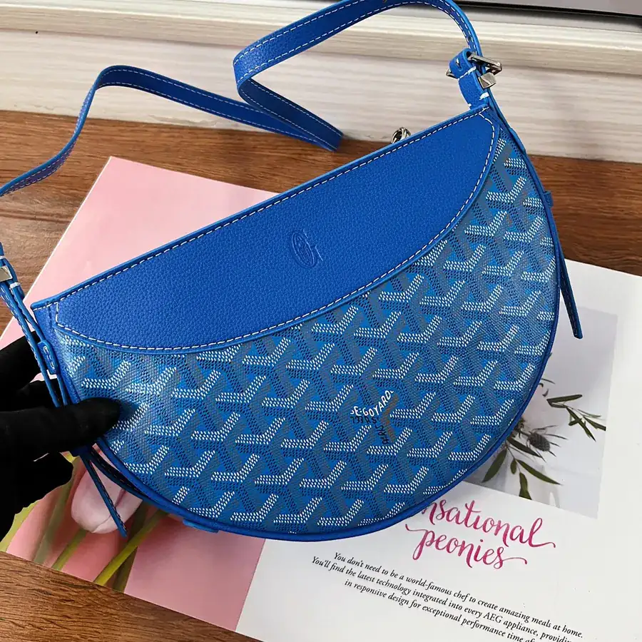 Goya Half Moon Bag Classic Style, Versatile & Comfortable