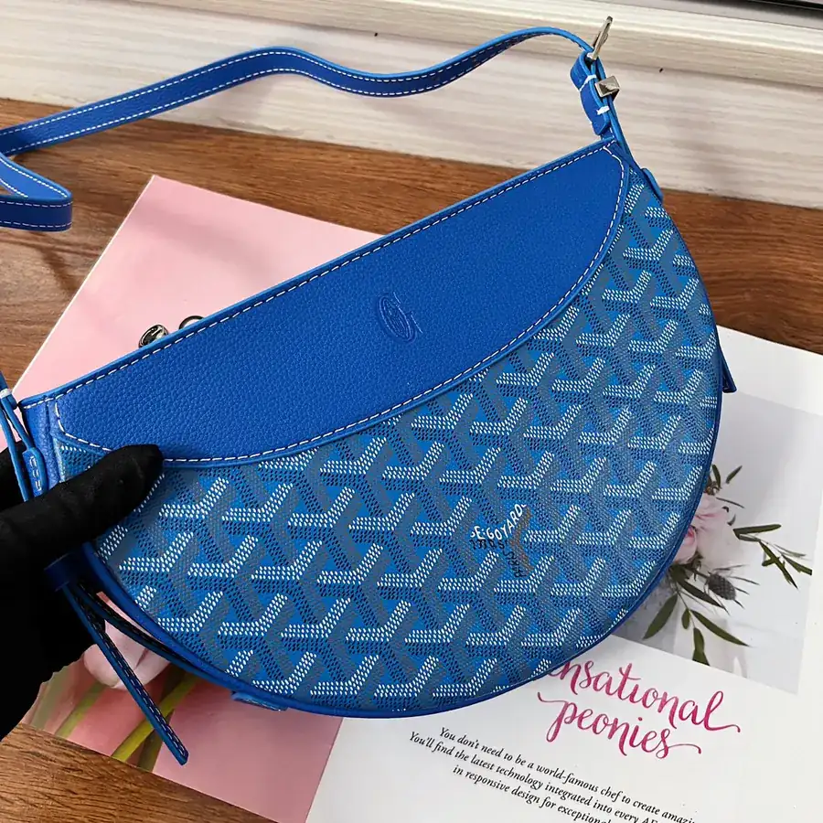 Goya Half Moon Bag Classic Style, Versatile & Comfortable