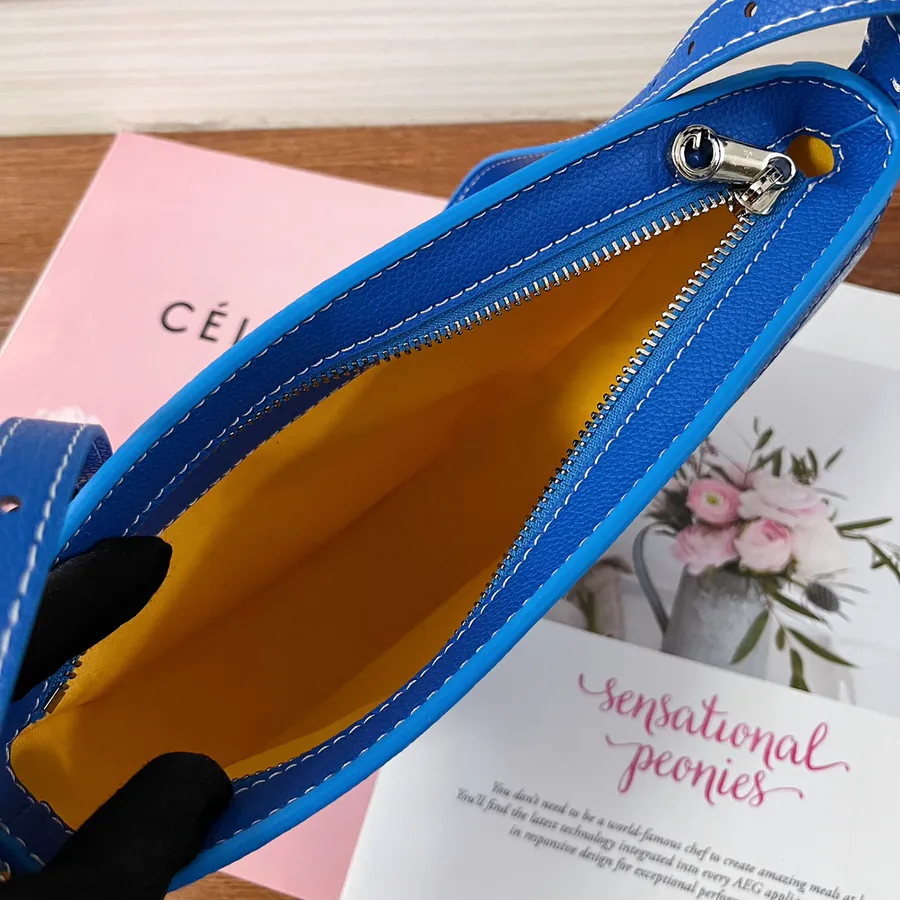 Goya Half Moon Bag Classic Style, Versatile & Comfortable