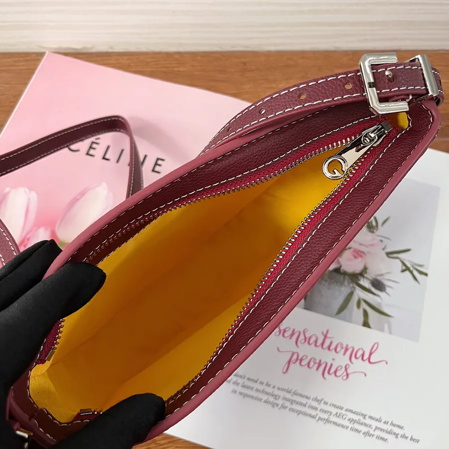 Goya Half Moon Bag Classic Style, Versatile Carry