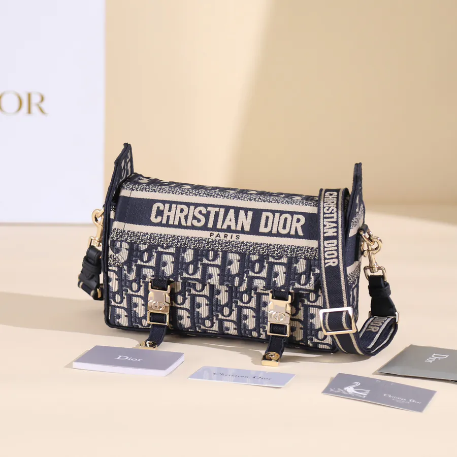 CISTIAN PARIS New Messenger Bag Classic Design with Modern Touch