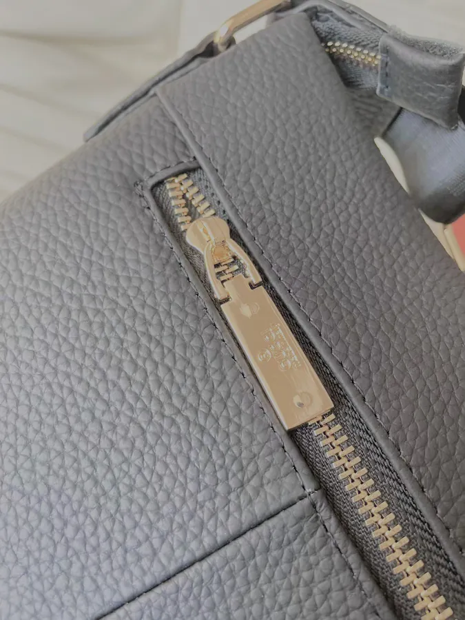 Gucci Men's Premium Handbag Original Leather, Classic Style