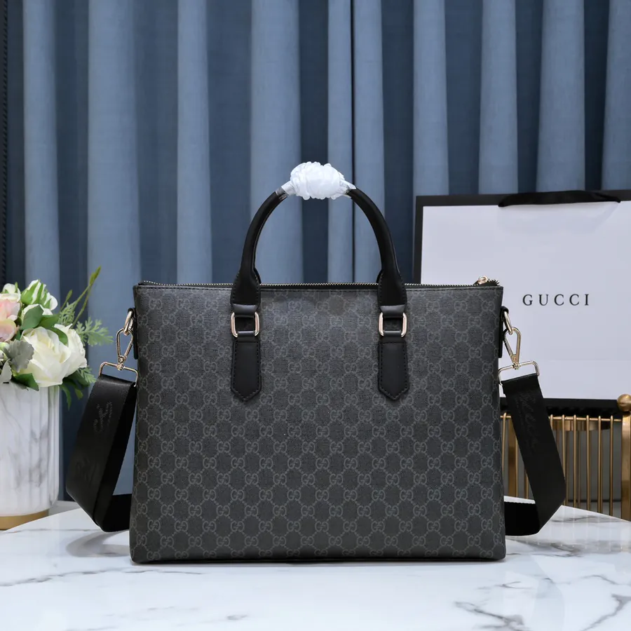 Gucci Men's Shoulder Bag Classic Design, Premium Leather