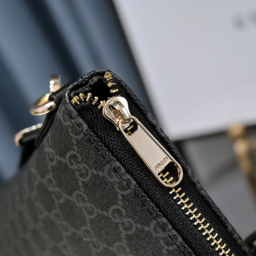 Gucci Men's Shoulder Bag Classic Design, Premium Leather
