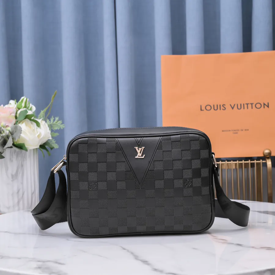 LV Men's Crossbody Bag 9311