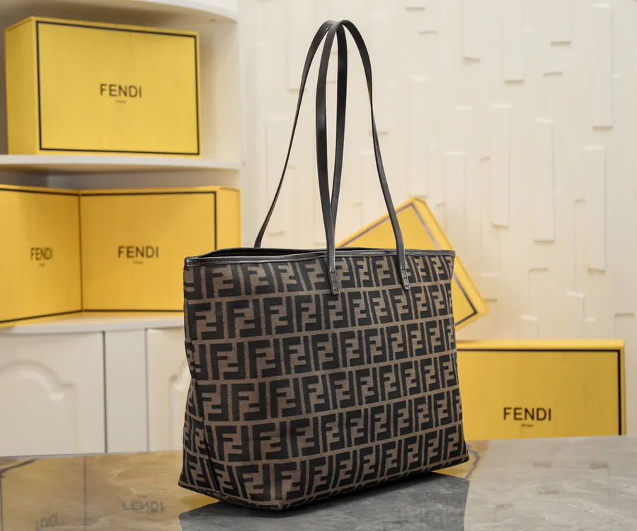 FEND1 Vintage Monogram Shopping Bag
