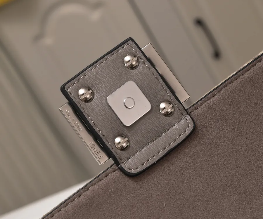 FEND1 Conic Baquette Chain Bag
