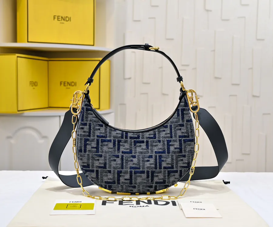FENDI Prada腋下包 月牙造型
