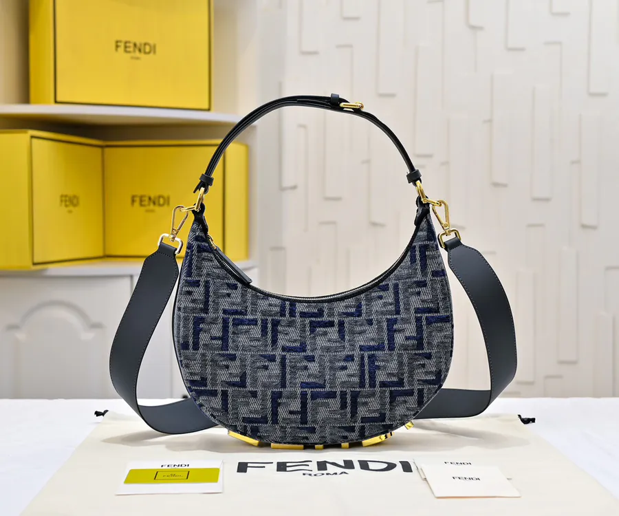 FENDI Prada腋下包 月牙造型