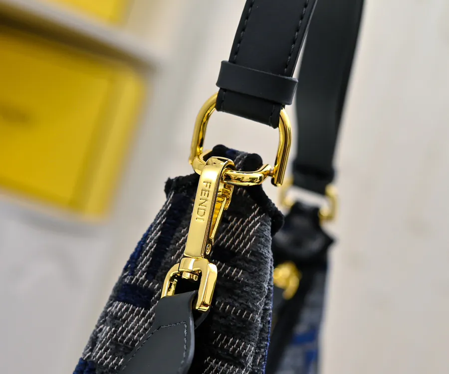 FENDI Prada腋下包 月牙造型