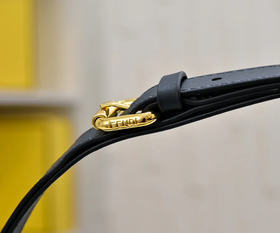 FENDI Prada腋下包 月牙造型